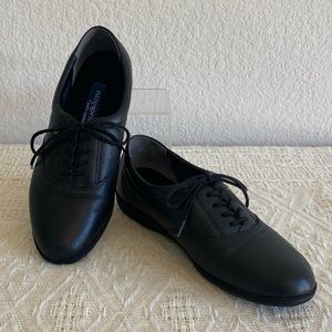 Easy Spirit Motion Women’s Black Leather Oxford Walking Shoe NWOT Size 7.5